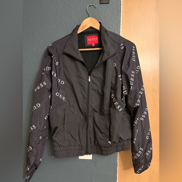 GUESS women’s Black Logo Windbreaker Jacket sz medium - Picture 1 of 3